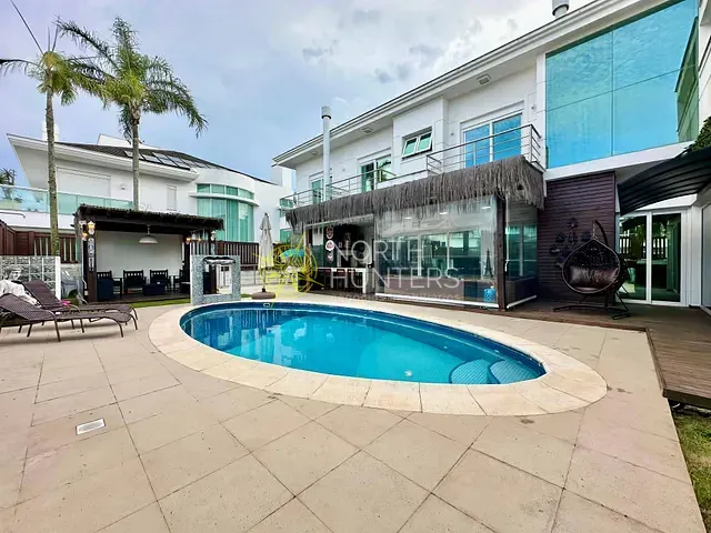 Casa com 613m² 6 quartos e 5 banheiros, à venda, no bairro Jurerê Internacional em Florianópolis