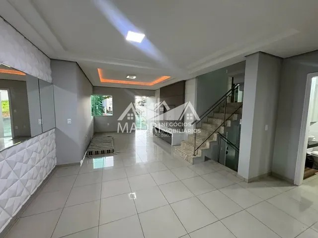 Casa com 260m² 3 quartos e 3 banheiros, à venda, no bairro Pedra Branca em Palhoça