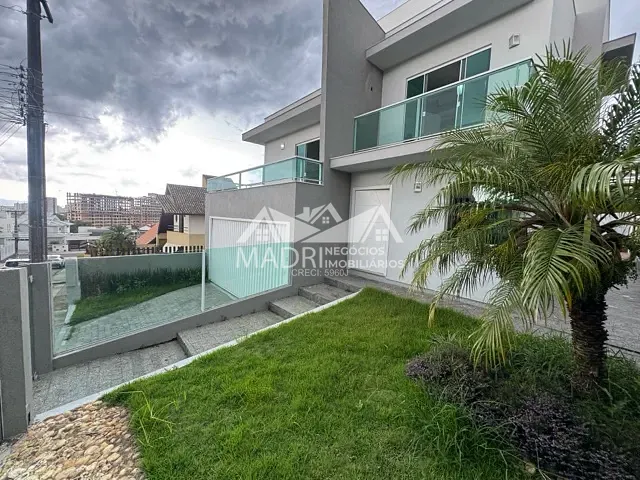 Casa com 260m² 3 quartos e 3 banheiros, à venda, no bairro Pedra Branca em Palhoça