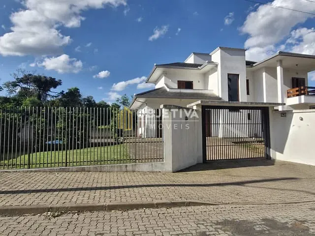 Casa com 840m² 3 quartos e 4 banheiros, à venda, no bairro Sete de Setembro em Ivoti