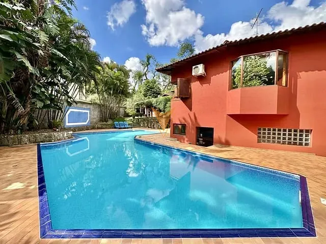 Casa com 1325m² 3 quartos e 5 banheiros, à venda, no bairro Vila Vianna em Cotia