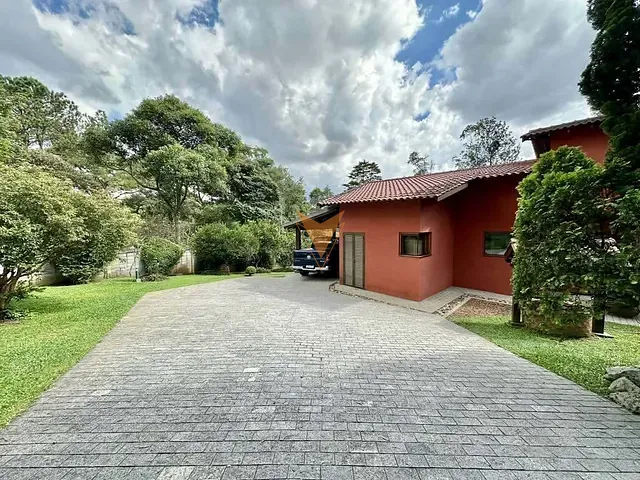 Casa com 1325m² 3 quartos e 5 banheiros, à venda, no bairro Vila Vianna em Cotia