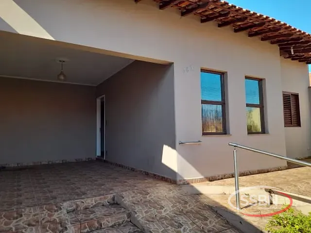 Casa 3 quartos e 2 banheiros, à venda, no bairro Jardim Santa Rosa em Nova Odessa