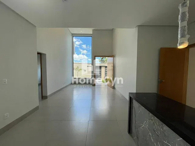 Casa com 242m² 3 quartos e 2 banheiros, à venda, no bairro Jardim Helvécia em Aparecida de Goiânia