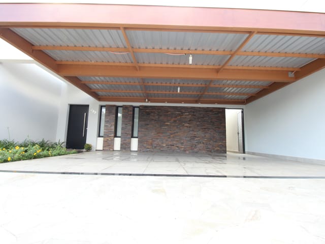 Casa com 300m² 3 quartos e 4 banheiros, à venda, no bairro Vila Tenente Vasconcelos em São João da Boa Vista