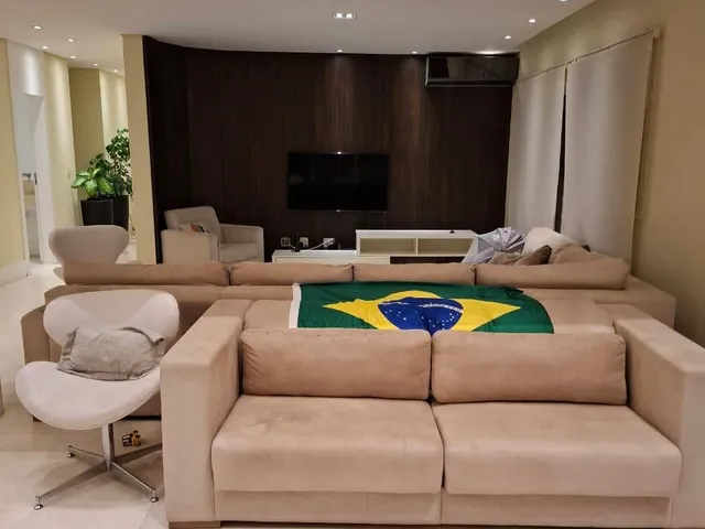 Casa com 360m² 4 quartos e 6 banheiros, à venda, no bairro Adalgisa em Osasco