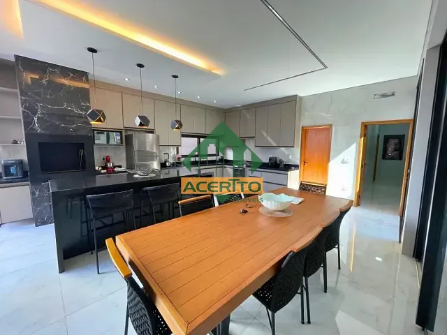 Casa com 360m² 3 quartos e 5 banheiros, à venda, no bairro Santa Luzia em Araçatuba