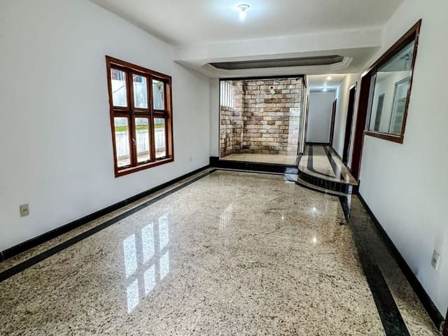 Casa com 351m² 6 quartos e 4 banheiros, à venda, no bairro Riviera Fluminense em Macaé