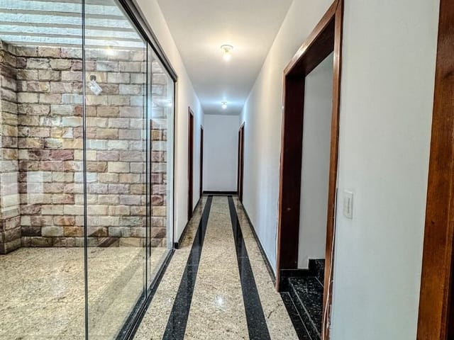 Casa com 351m² 6 quartos e 4 banheiros, à venda, no bairro Riviera Fluminense em Macaé