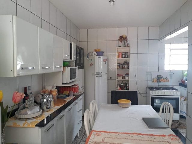 Casa com 764m² 3 quartos e 2 banheiros, à venda, no bairro Rui Barbosa em Londrina