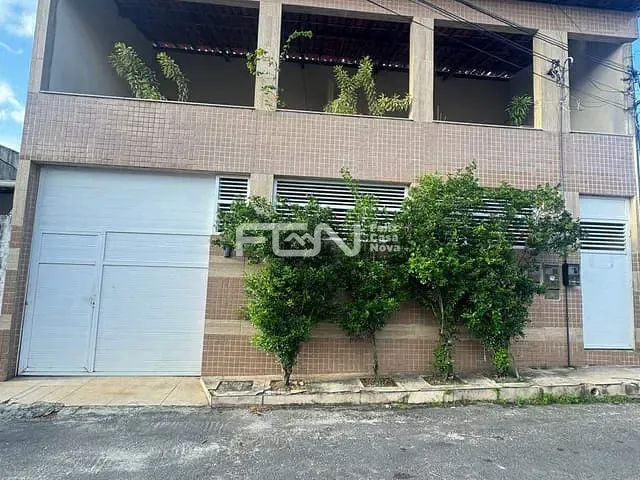 Casa com 120m² 3 quartos e 2 banheiros, para alugar, no bairro Gleba B em Camaçari