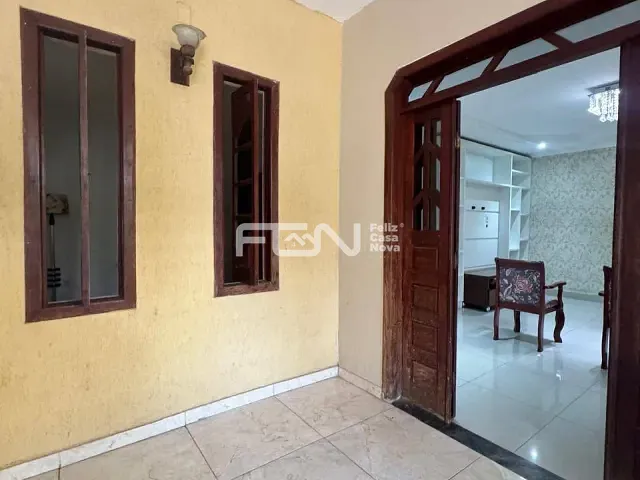 Casa com 120m² 3 quartos e 2 banheiros, para alugar, no bairro Gleba B em Camaçari