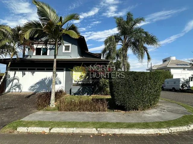 Casa com 451m² 4 quartos e 5 banheiros, à venda, no bairro Jurerê em Florianópolis