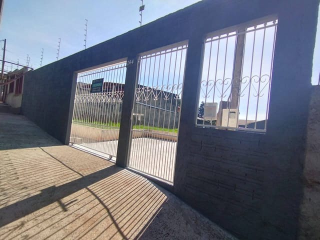 Casa com 450m² 2 quartos e 1 banheiro, para alugar, no bairro Parque Residencial Ana Rosa em Cambé