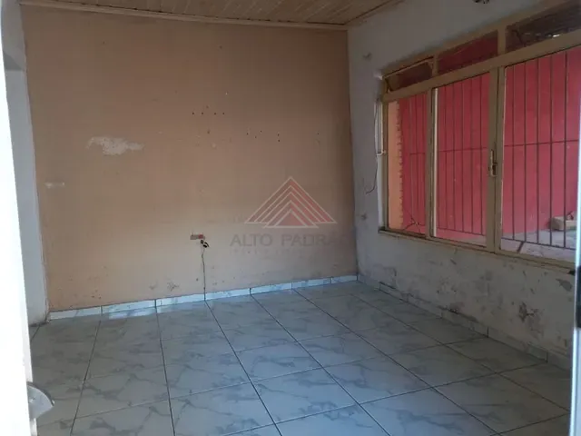 Casa com 300m² 3 quartos e 2 banheiros, à venda, no bairro Vila Feital em Mauá