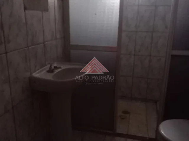 Casa com 300m² 3 quartos e 2 banheiros, à venda, no bairro Vila Feital em Mauá