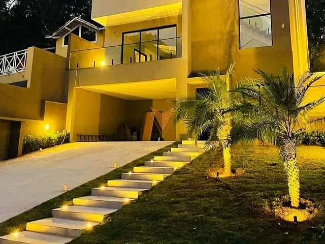 Casa com 360m² 3 quartos e 3 banheiros, à venda, no bairro Transurb em Itapevi