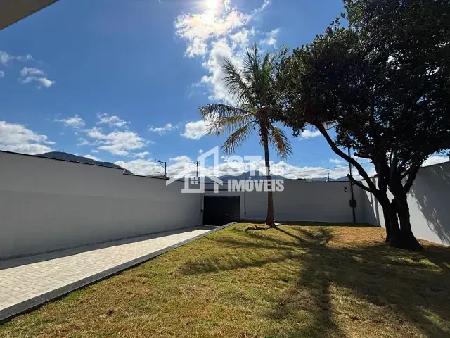 Casa com 300m² 2 quartos e 1 banheiro, à venda, no bairro Jardim Panorama em Andradas