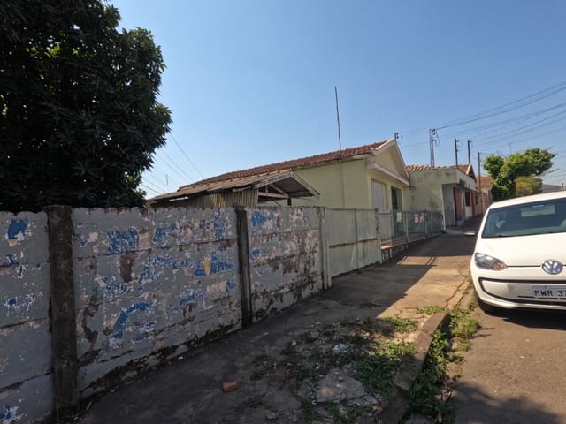 Casa com 165m² 2 quartos e 1 banheiro, à venda, no bairro Vila Nossa Senhora de Fátima em São João da Boa Vista