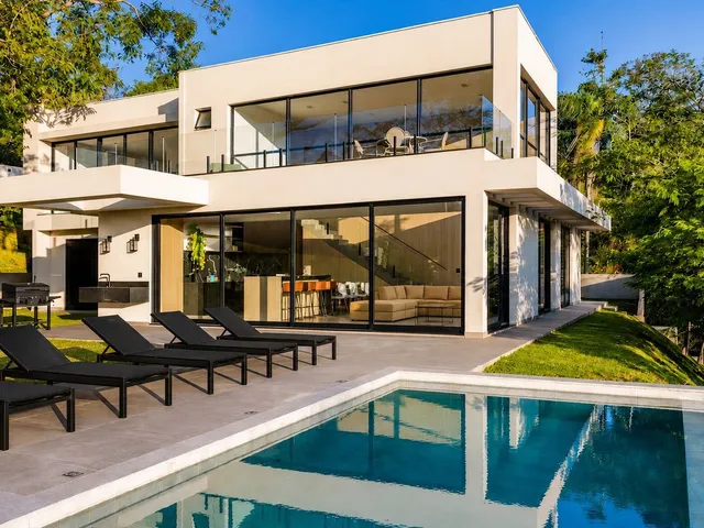 Casa 5 quartos e 6 banheiros, à venda, no bairro Residencial Porta do Sol em Mairinque