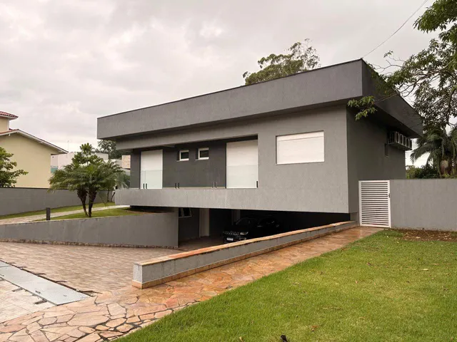 Casa com 860m² 5 quartos e 7 banheiros, à venda, no bairro São Paulo II em Cotia