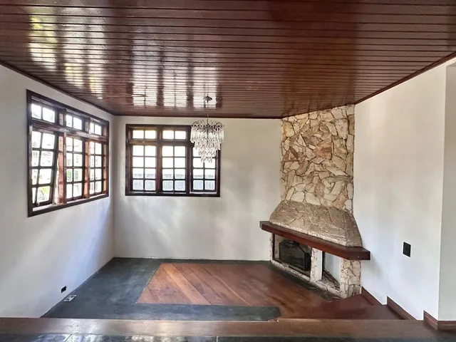 Casa com 460m² 4 quartos e 5 banheiros, à venda ou para alugar, no bairro Alphaville em Santana de Parnaíba