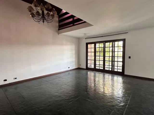 Casa com 460m² 4 quartos e 5 banheiros, à venda ou para alugar, no bairro Alphaville em Santana de Parnaíba