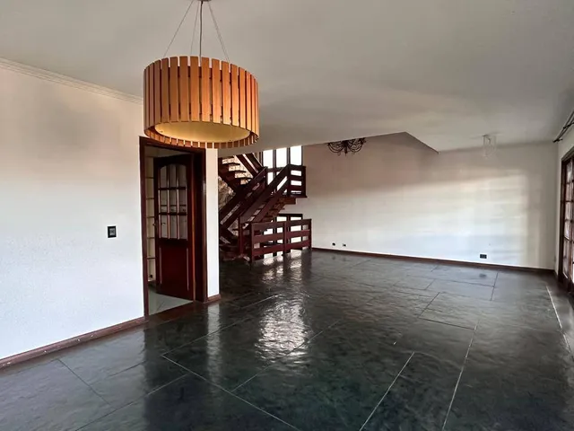 Casa com 460m² 4 quartos e 5 banheiros, à venda ou para alugar, no bairro Alphaville em Santana de Parnaíba