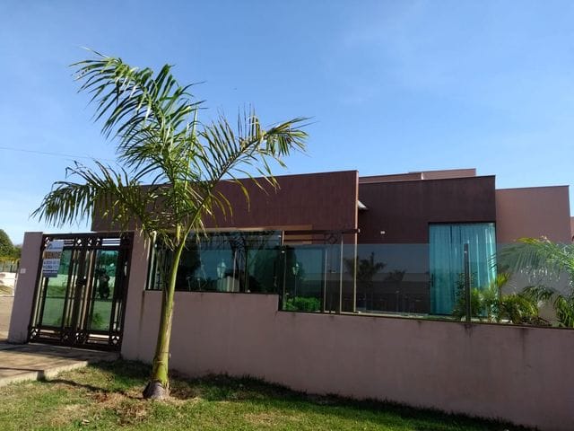 Casa com 450m² 4 quartos e 4 banheiros, à venda, no bairro Jardim Vila Rica em Cambé