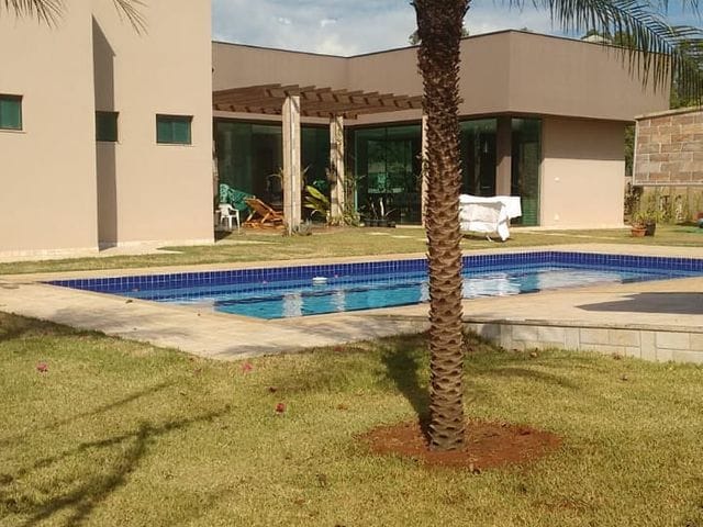 Casa com 450m² 4 quartos e 4 banheiros, à venda, no bairro Jardim Vila Rica em Cambé