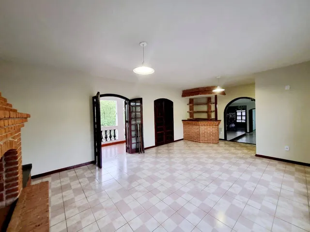 Casa com 730m² 5 quartos e 6 banheiros, à venda, no bairro Campo Belo em Londrina