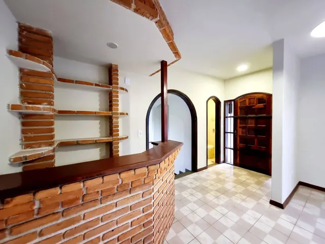 Casa com 730m² 5 quartos e 6 banheiros, à venda, no bairro Campo Belo em Londrina