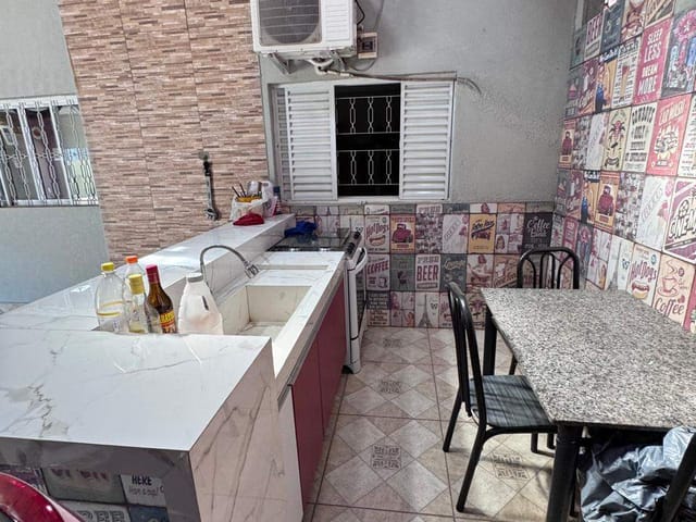 Casa 3 quartos e 1 banheiro, à venda, no bairro Santa Clara em Campinas