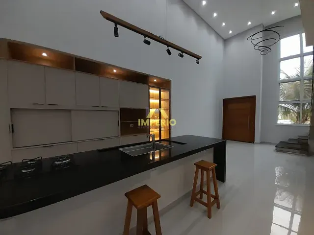 Casa 3 quartos e 4 banheiros, à venda, no bairro Residencial Central Parque em Salto