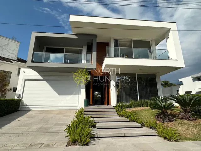 Casa com 450m² 4 quartos e 6 banheiros, à venda, no bairro Jurerê Internacional em Florianópolis