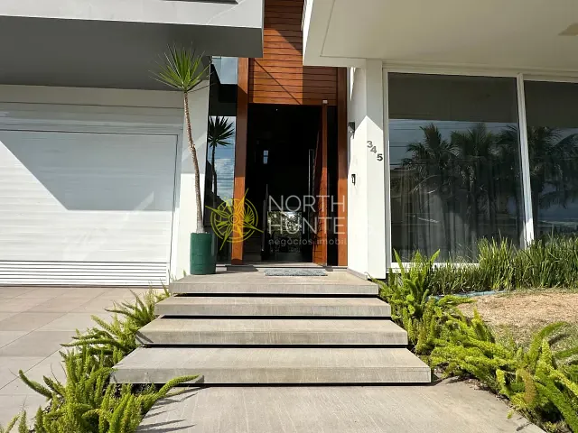 Casa com 450m² 4 quartos e 6 banheiros, à venda, no bairro Jurerê Internacional em Florianópolis