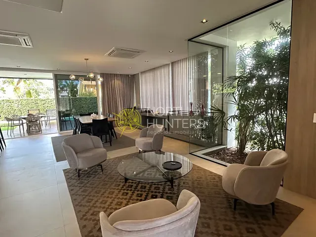Casa com 450m² 4 quartos e 6 banheiros, à venda, no bairro Jurerê Internacional em Florianópolis
