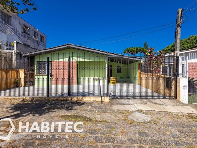 Casa 3 quartos e 1 banheiro, à venda, no bairro Parolin em Curitiba