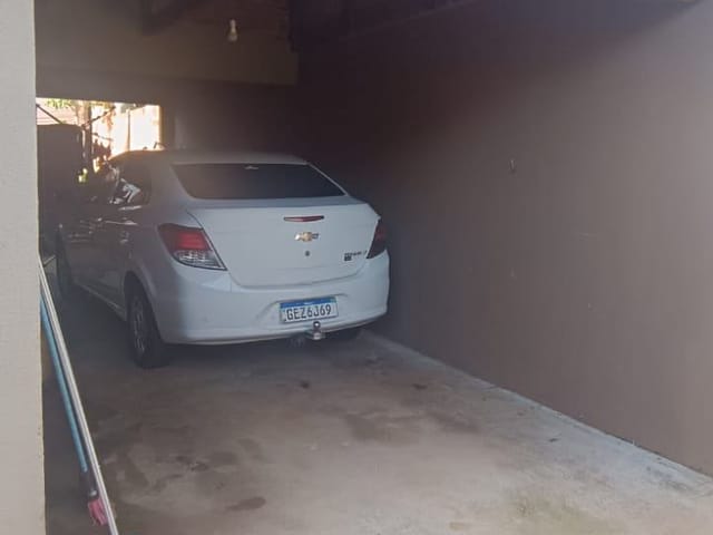 Casa com 200m² 3 quartos e 1 banheiro, à venda, no bairro Jardim José Favaro em Cambé