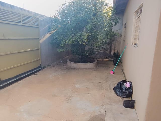 Casa com 200m² 3 quartos e 1 banheiro, à venda, no bairro Jardim José Favaro em Cambé