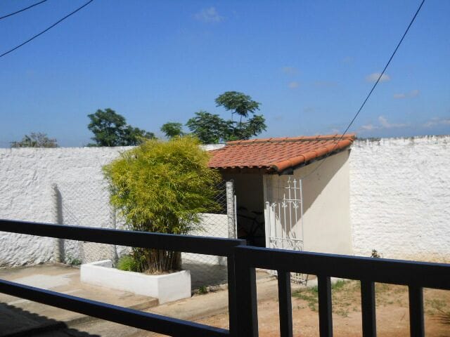 Casa com 400m², à venda, no bairro Jardim Indepedência em Guaratinguetá
