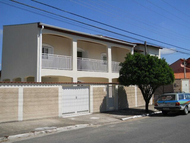 Casa com 400m², à venda, no bairro Jardim Indepedência em Guaratinguetá