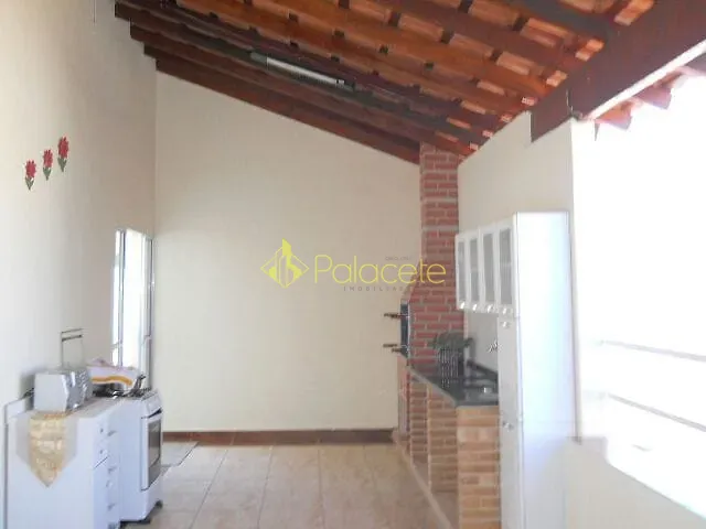 Casa com 400m², à venda, no bairro Jardim Indepedência em Guaratinguetá