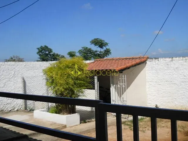 Casa com 400m², à venda, no bairro Jardim Indepedência em Guaratinguetá