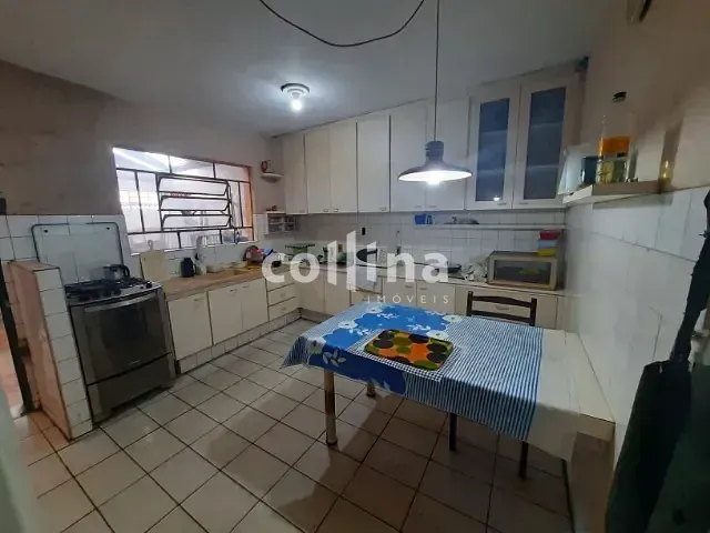 Casa com 300m² 3 quartos e 4 banheiros, à venda, no bairro Jardim Santa Brígida em Carapicuíba