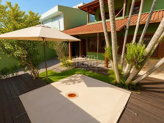 Casa 3 quartos e 3 banheiros, à venda, no bairro Canasvieiras em Florianópolis