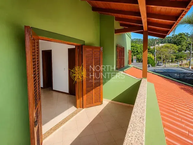 Casa 3 quartos e 3 banheiros, à venda, no bairro Canasvieiras em Florianópolis