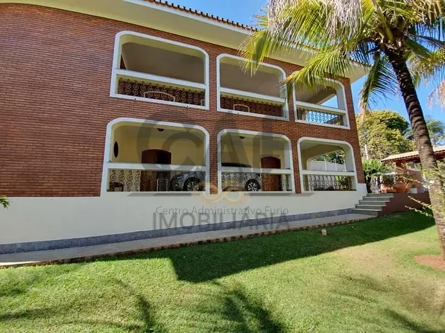 Casa com 1432m² 3 quartos e 4 banheiros, à venda, no bairro São Pedro em Jaguariúna