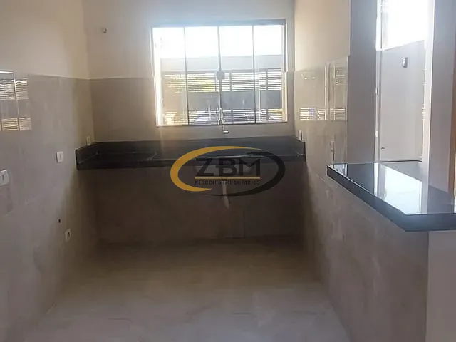 Casa com 125m² 3 quartos e 2 banheiros, à venda ou para alugar, no bairro Jardim Montecatini em Londrina