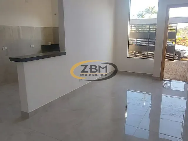 Casa com 125m² 3 quartos e 2 banheiros, à venda ou para alugar, no bairro Jardim Montecatini em Londrina